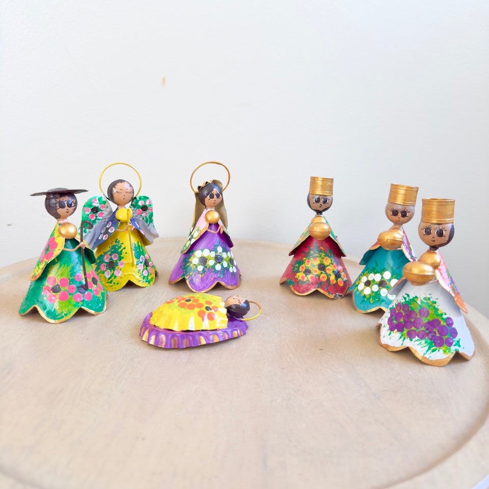 Colorful Hojalata Nativity