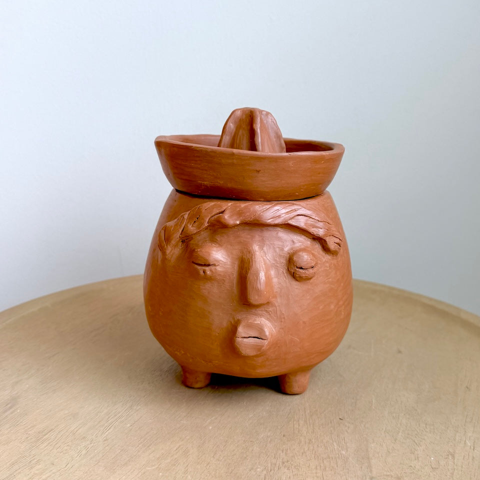 La Señora Clay Juicer