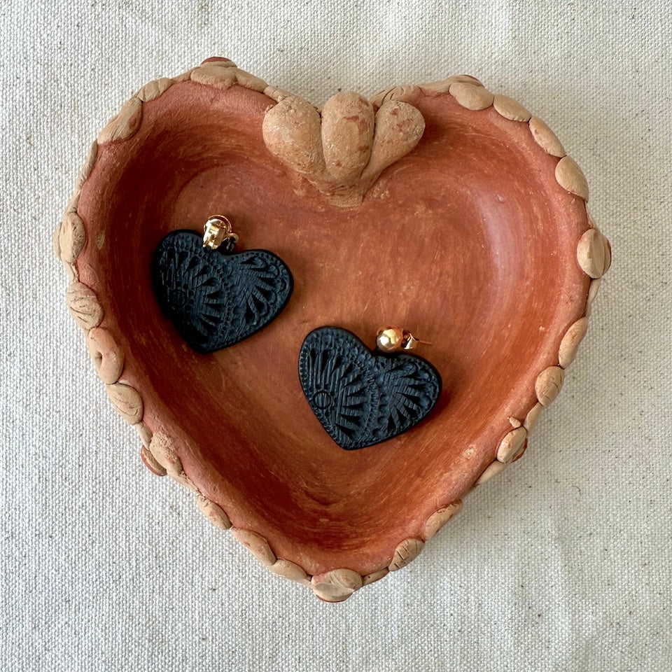 Barro Negro Large Heart Earrings