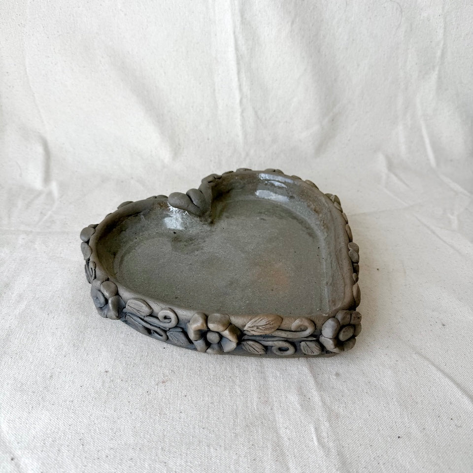 Medium Ahumado Heart Floral Dish