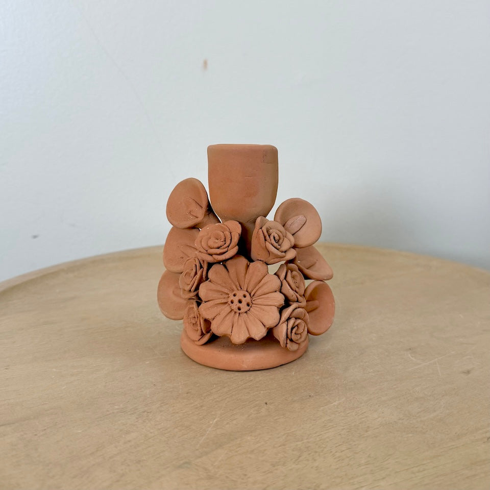 Manos Que Ven Alcatraz Floral Candle Holder
