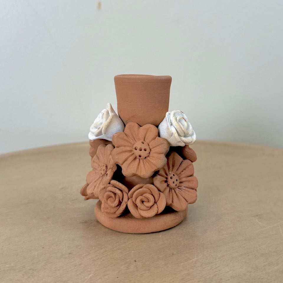 Manos Que Ven Floral Candle Holder