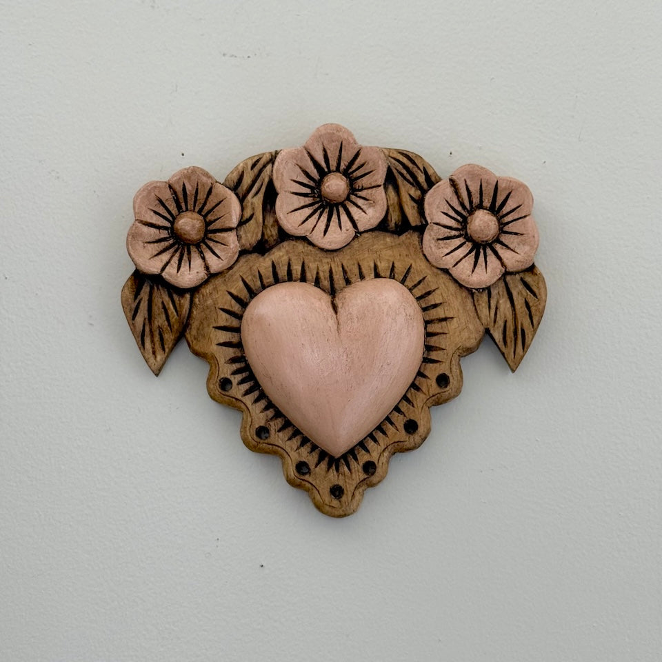 Corazon de Tres Flores