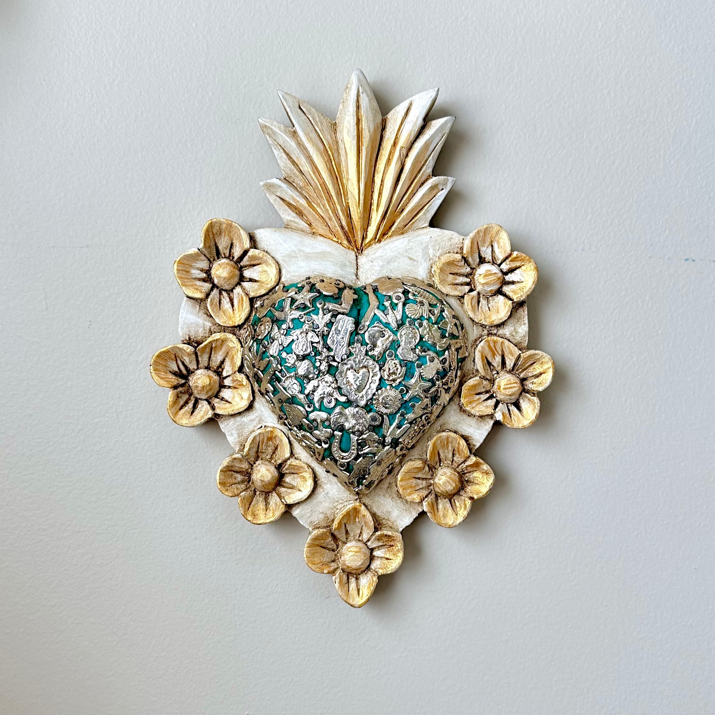 Corazones Wall Decor