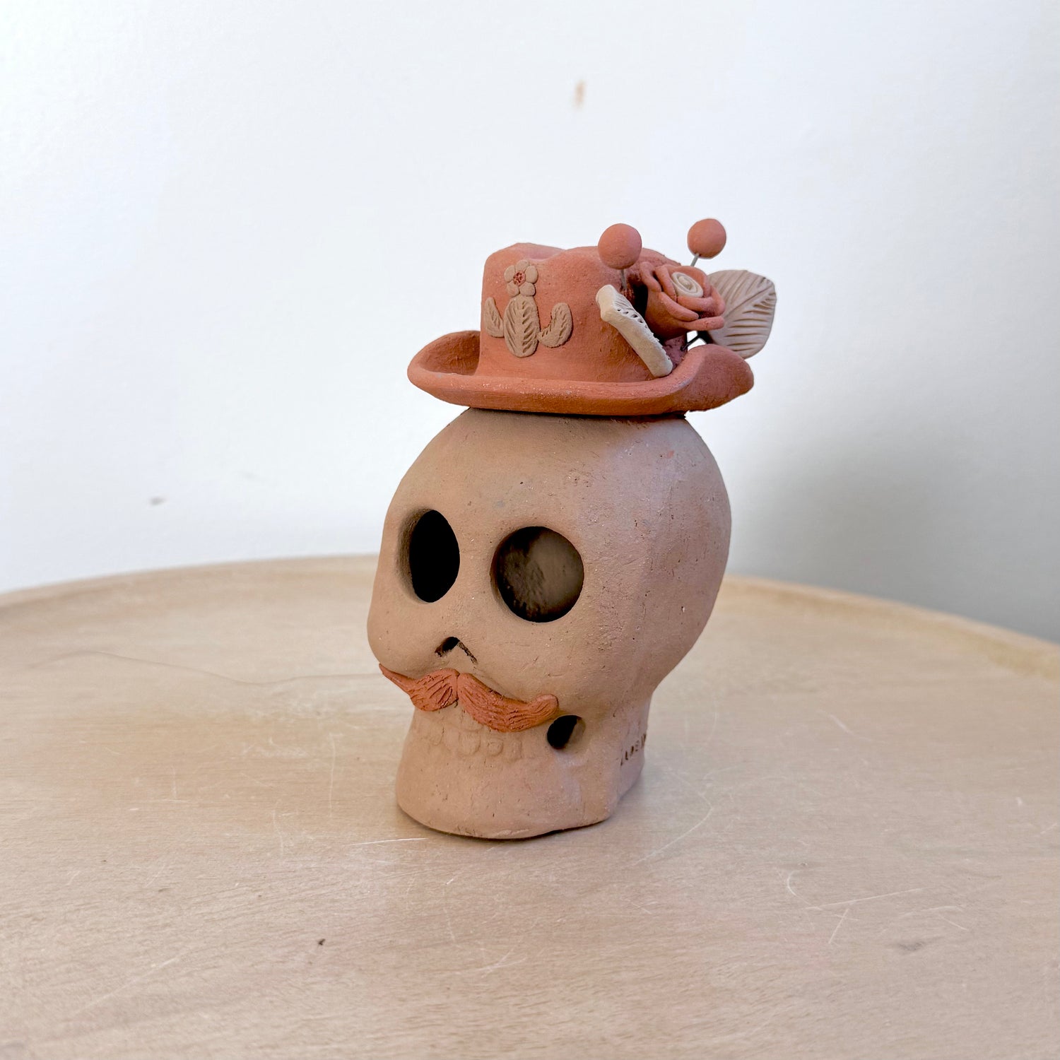 Natural Catrin Clay Skull With Sombrero