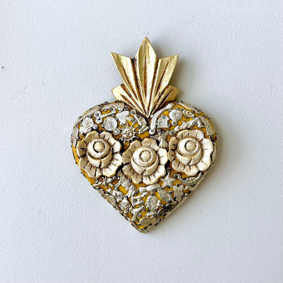 Milagro Heart with Centered Flowers - Gold Leaf