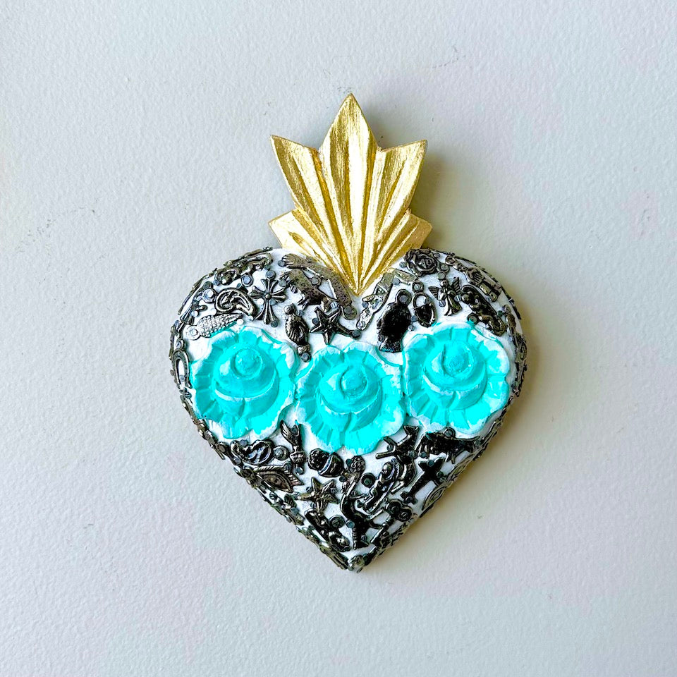 Milagro Heart with Centered Flowers - Gold Leaf