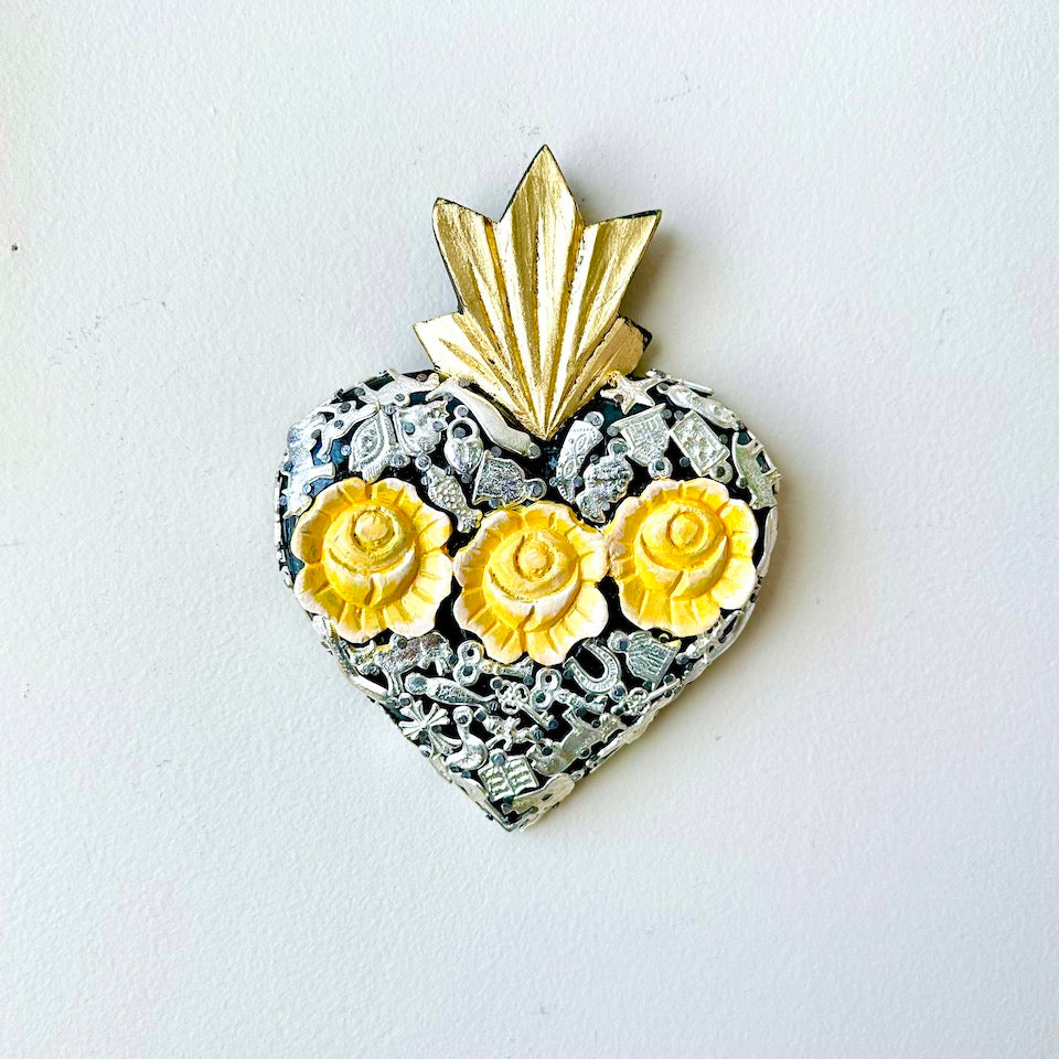 Milagro Heart with Centered Flowers - Gold Leaf