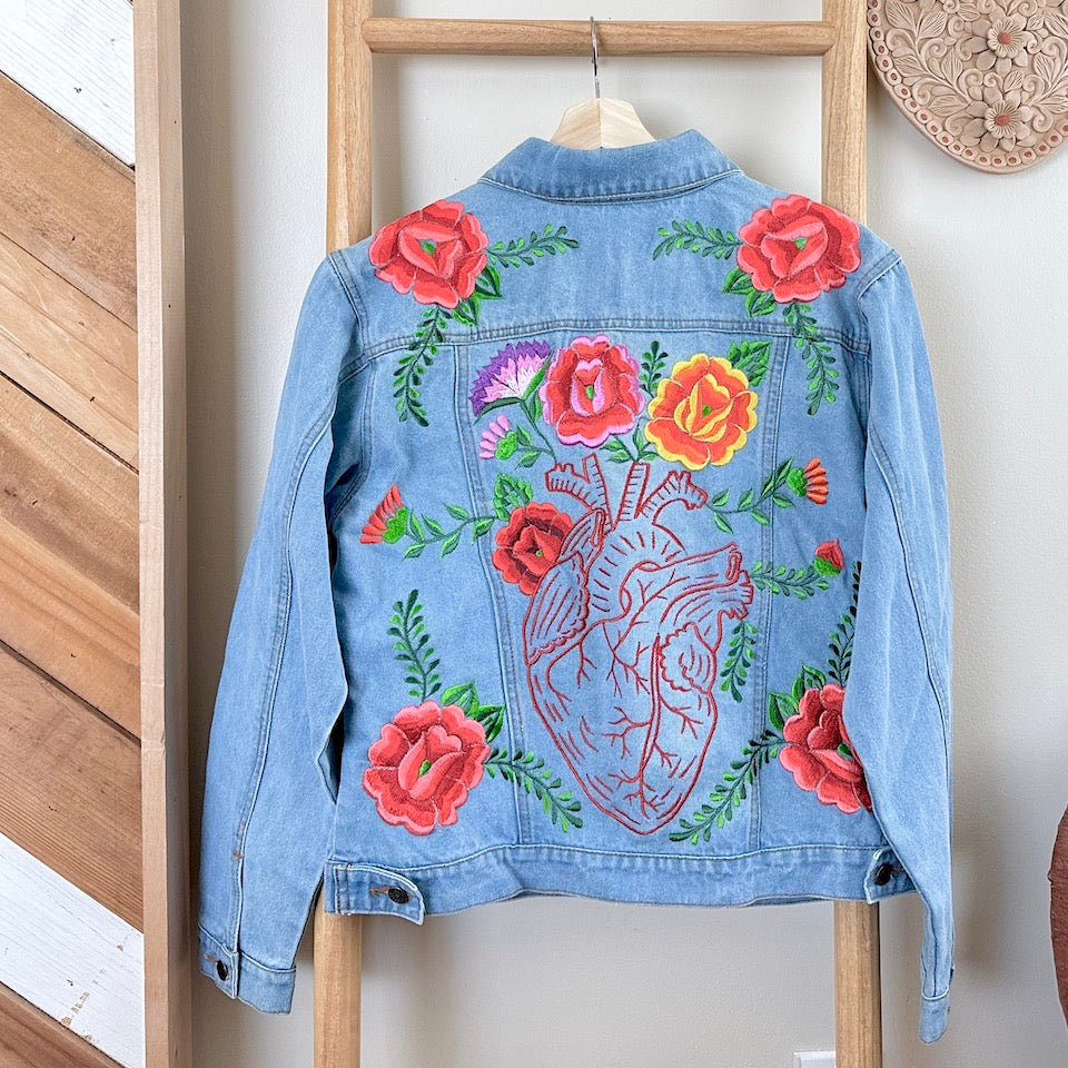 Large Fitted Corazon Lineal Embroidered Jacket