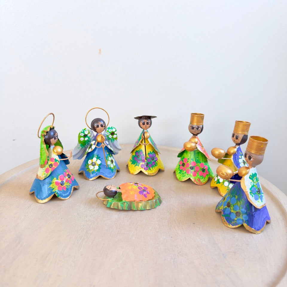 Colorful Hojalata Nativity