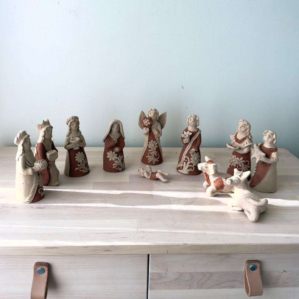 Gaytan Small Nativity Set
