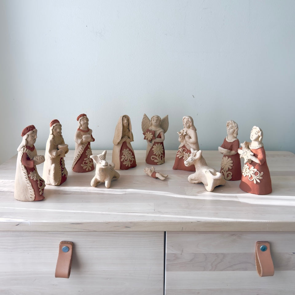 Gaytan Small Nativity Set