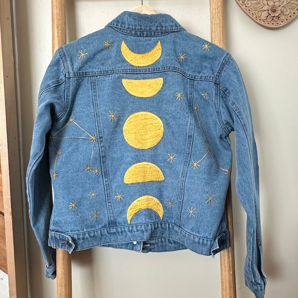 Small Fitted Crescent Moon Embroidered Jacket
