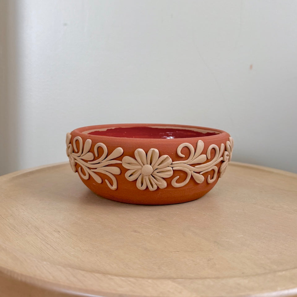 Gaytan Small Embroidered Red Flower Clay Bowls