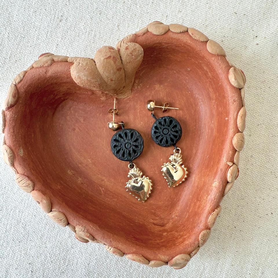 Barro Negro Round Dangling Sacred Heart Earrings