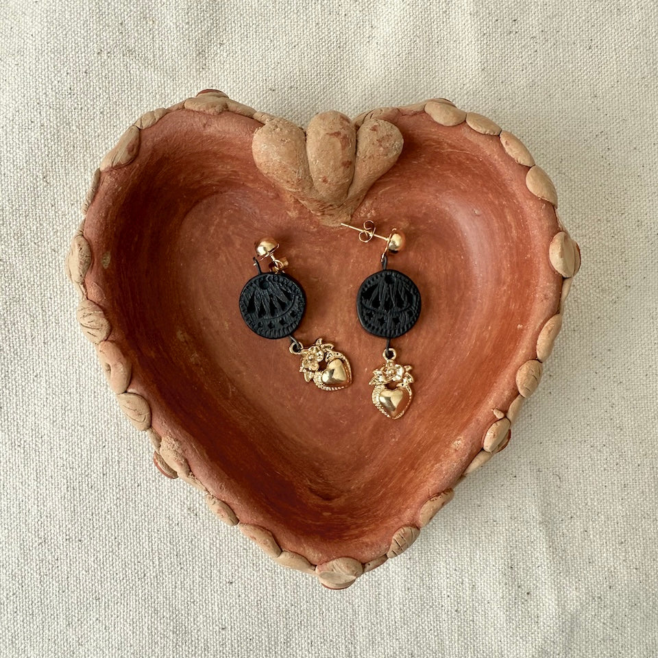 Barro Negro Round Dangling Sacred Heart Earrings
