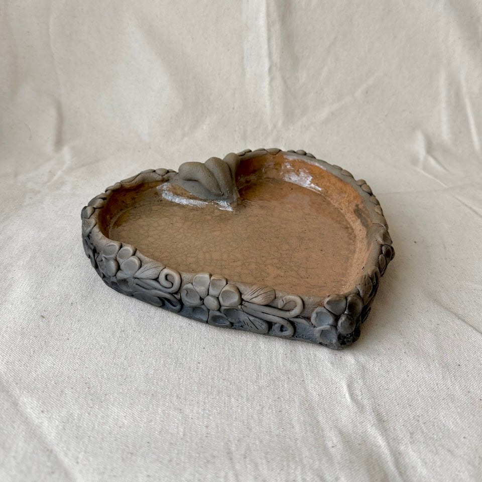 Medium Ahumado Heart Floral Dish