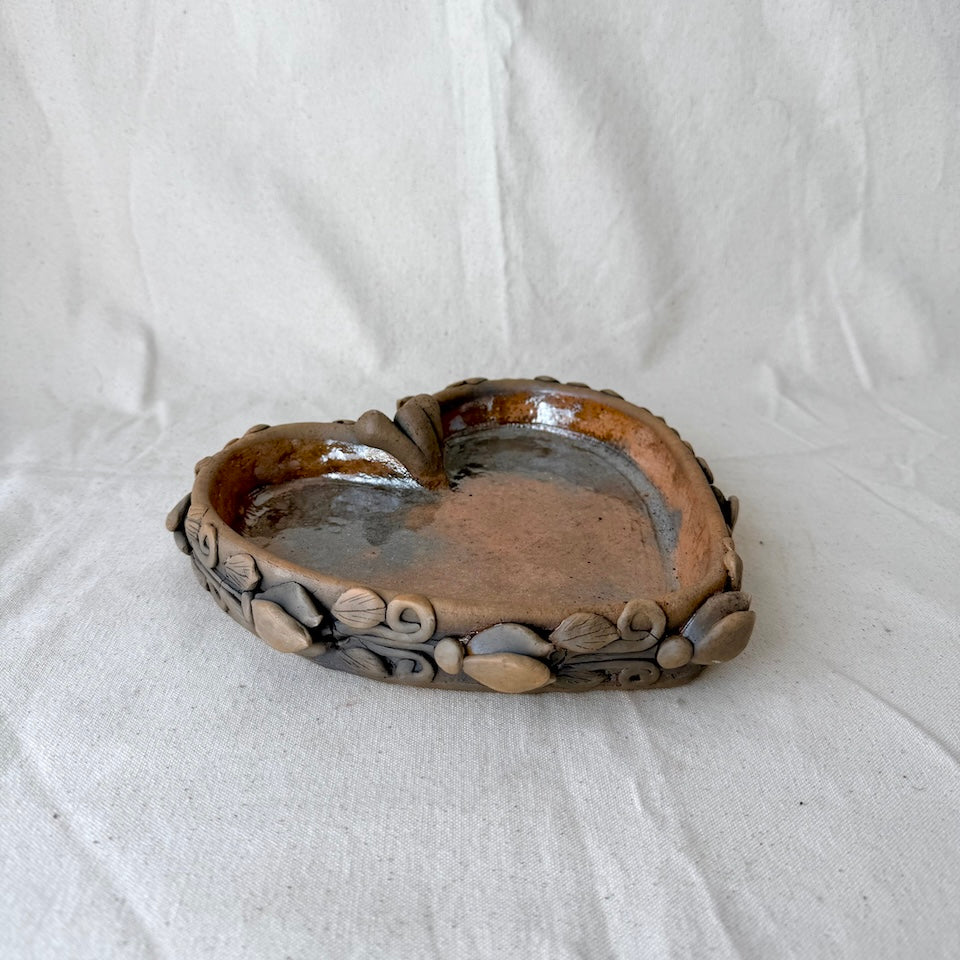 Medium Ahumado Heart Floral Dish