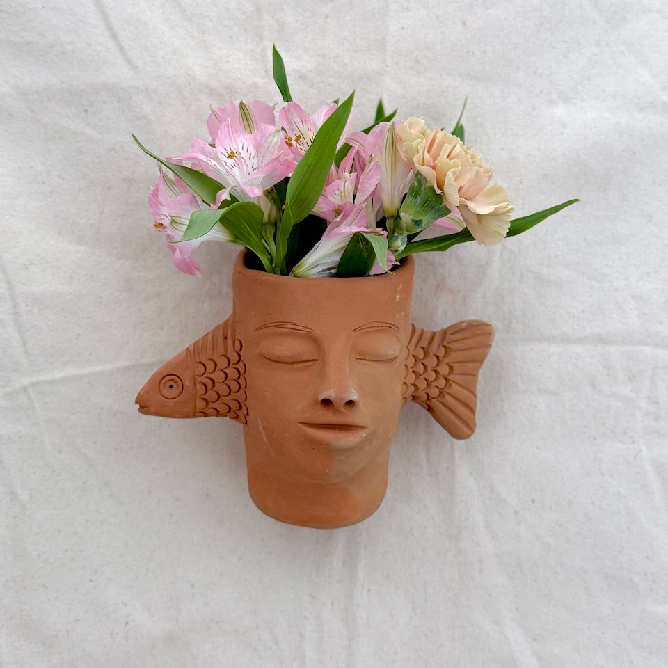 Teresita Con Pez Wall Planter