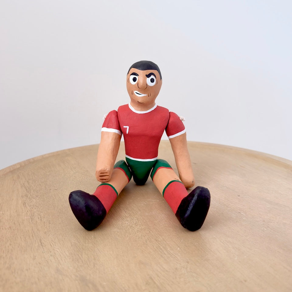 Paper Mache Futbolistas - Portugal