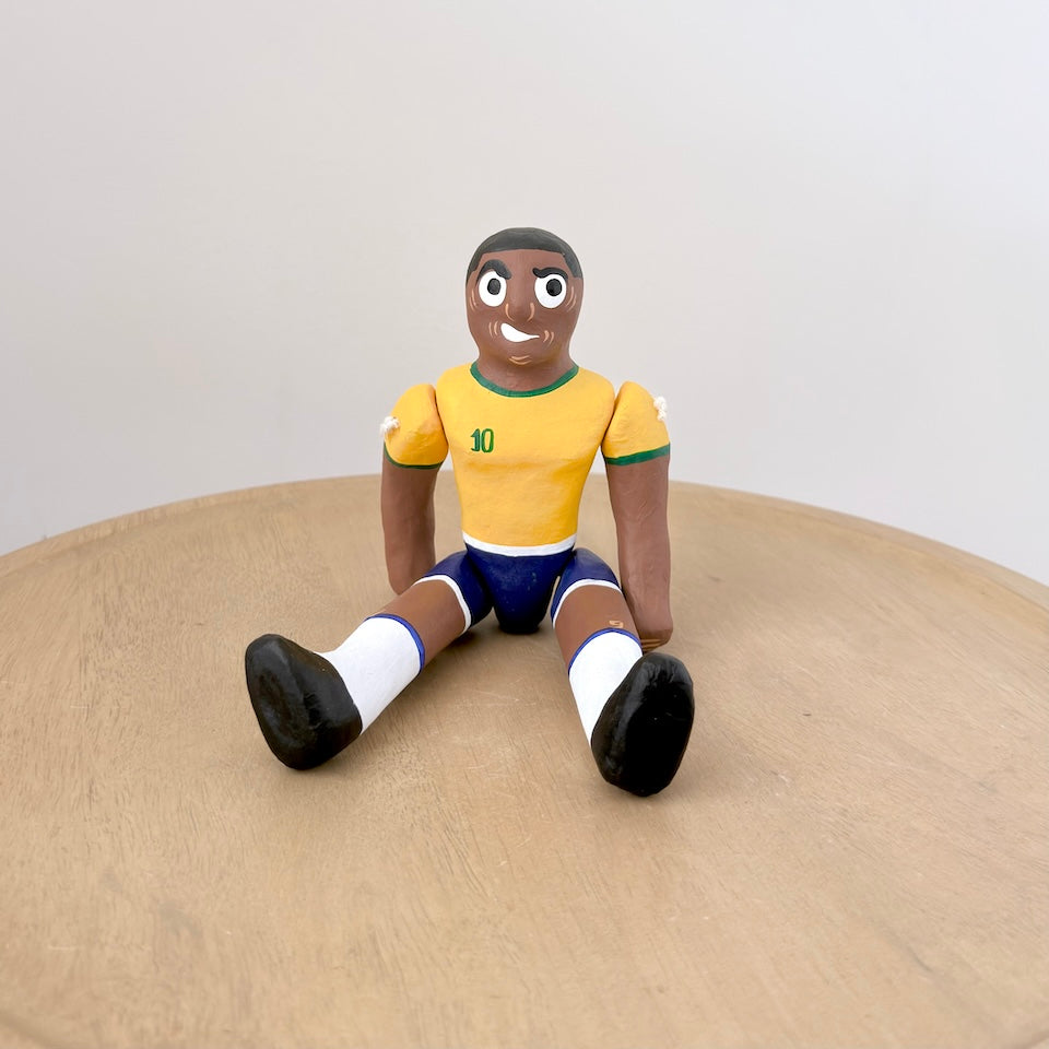 Paper Mache Futbolistas - Brazil