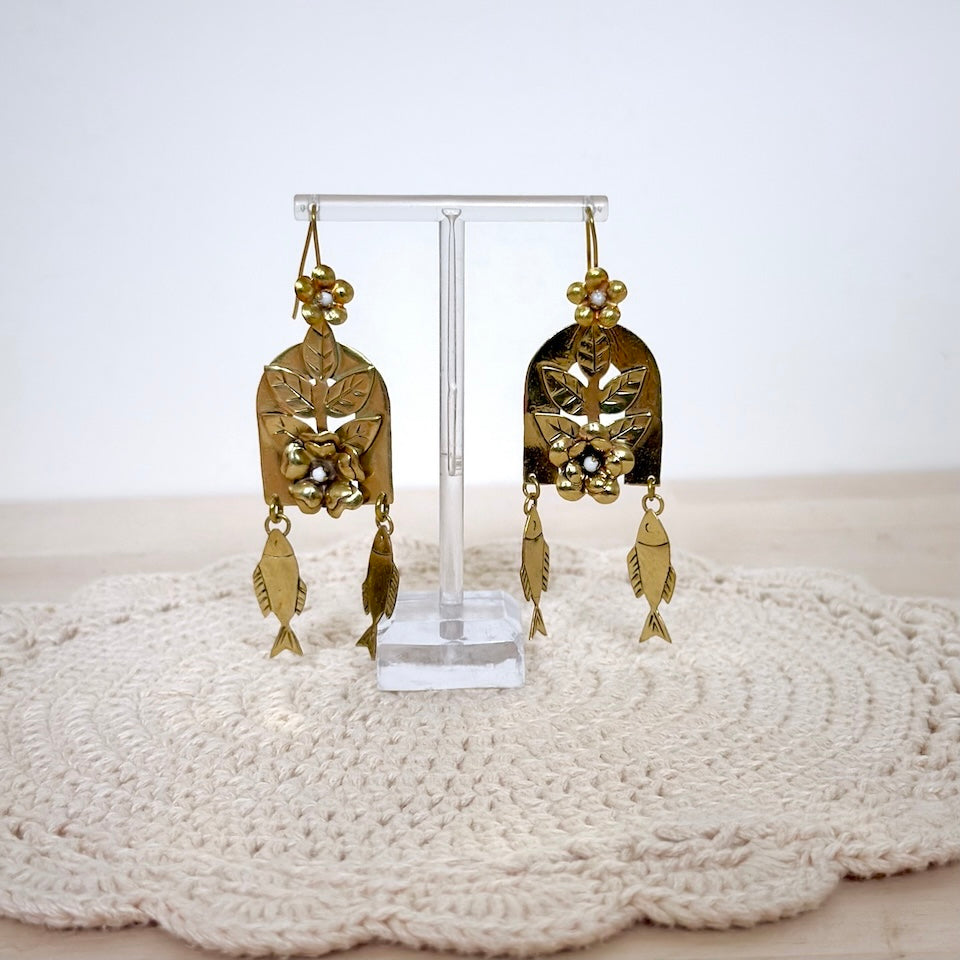 Pescadito Con Flores Earrings