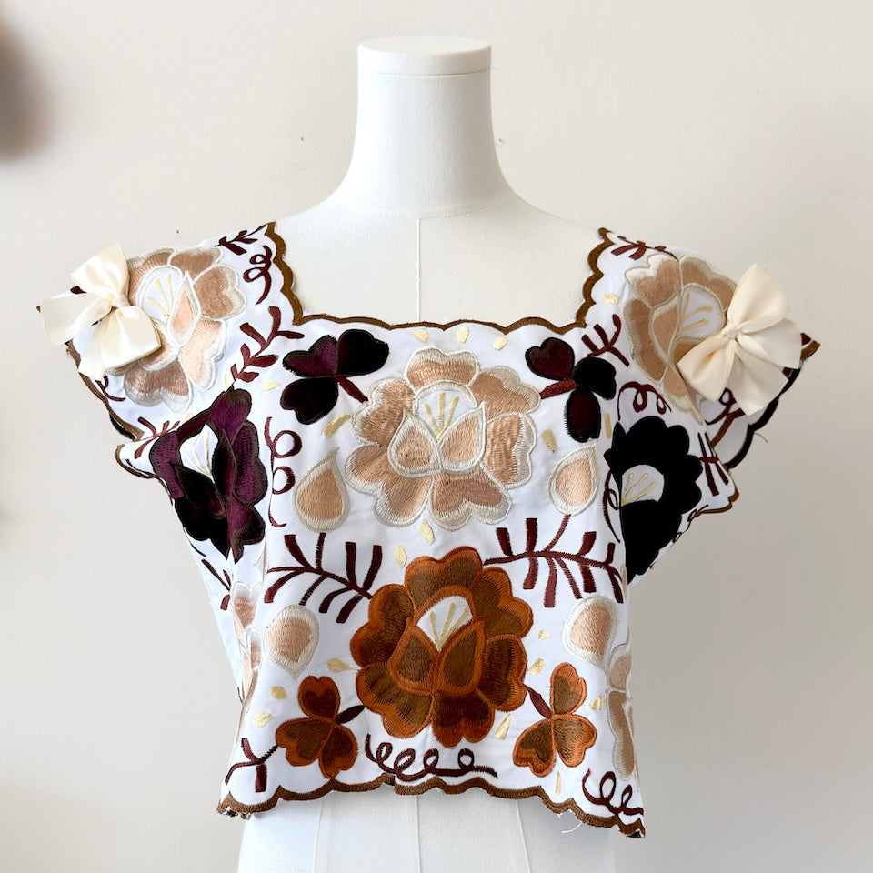 Yucatán Floral Embroidered Crop Top