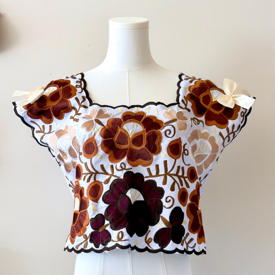Yucatán Floral Embroidered Crop Top